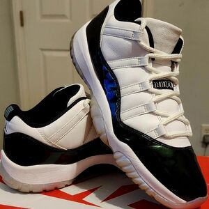 Jordan 11 low Emerald size 13